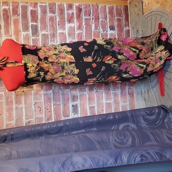 Beautiful Maxi dress by‎ Xhilaration. - Picture 2 of 8